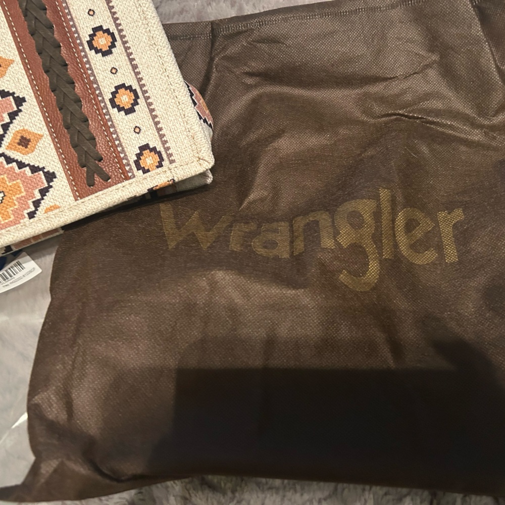 NWT / Wrangler Southwestern Aztec Print Canvas Tote Crossbody Bag / Retail $80 - Picture 6 of 9